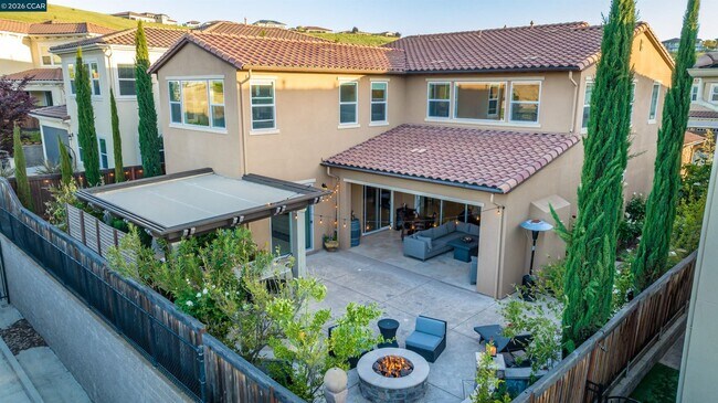 Building Photo - 2004 Drysdale St