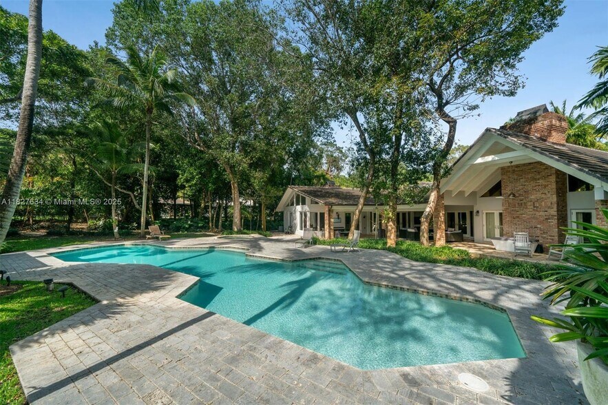 Building Photo - 9000 Arvida Dr