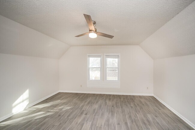 Building Photo - 6145 Shadowfall Cove