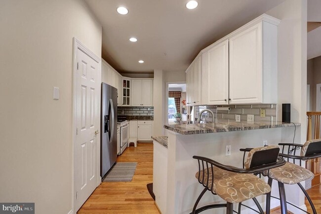 Building Photo - 1200 Treasure Oak Ct