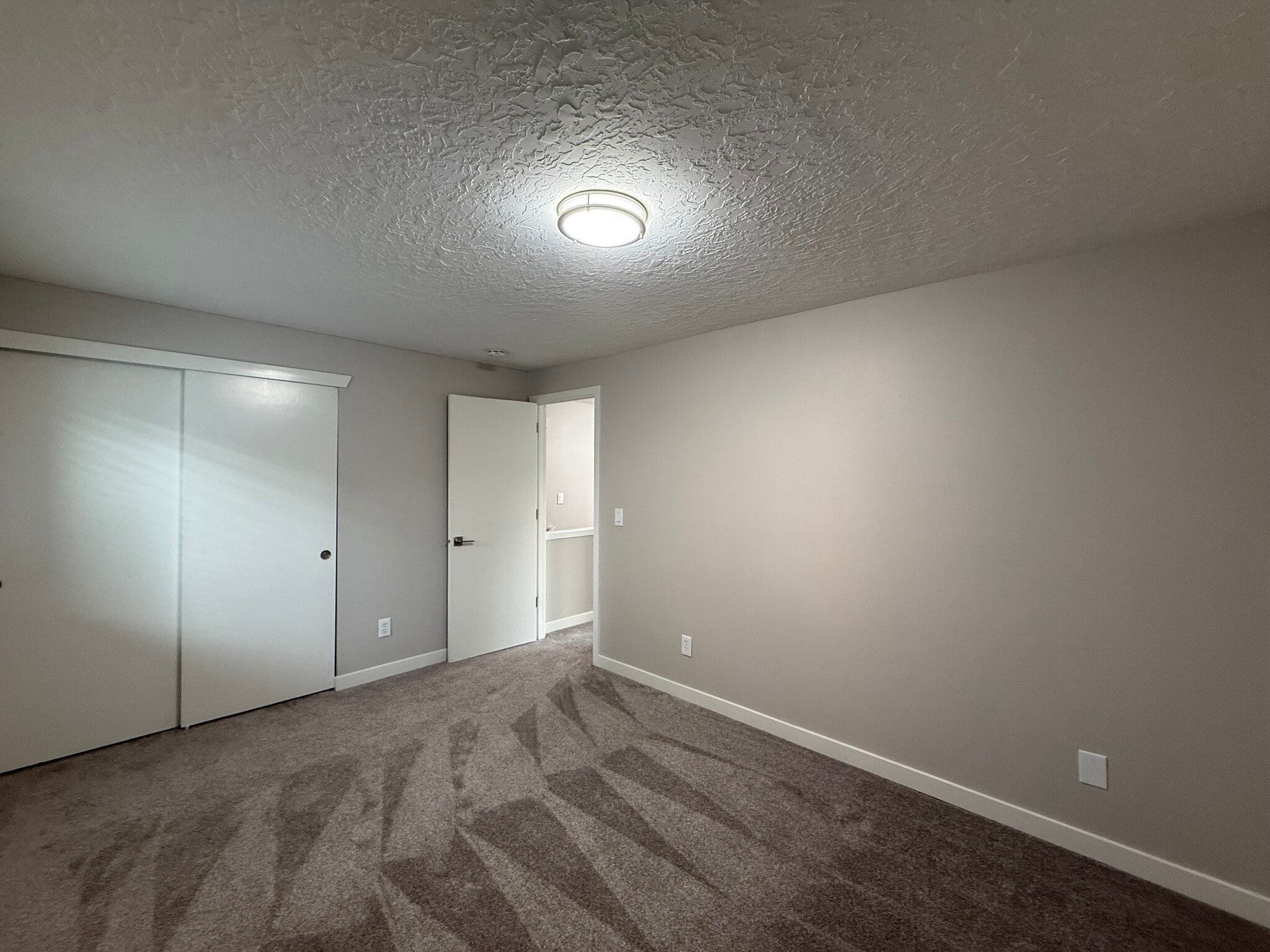 Building Photo - 5115 SW 62nd Ave