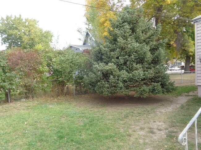 Building Photo - Renovated 2 bedroom, 1 bathroom home on Southside