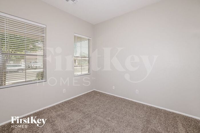 Building Photo - 1809 S 123rd Dr