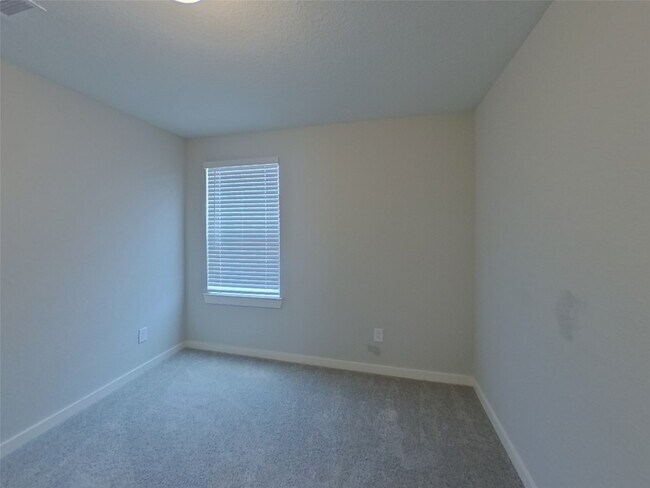 Building Photo - 9835 Willow Creek Commerce Dr