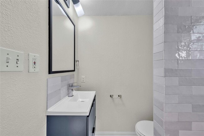 Building Photo - 2403 S 3rd St