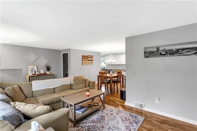 Building Photo - 2412 Cathedral Dr