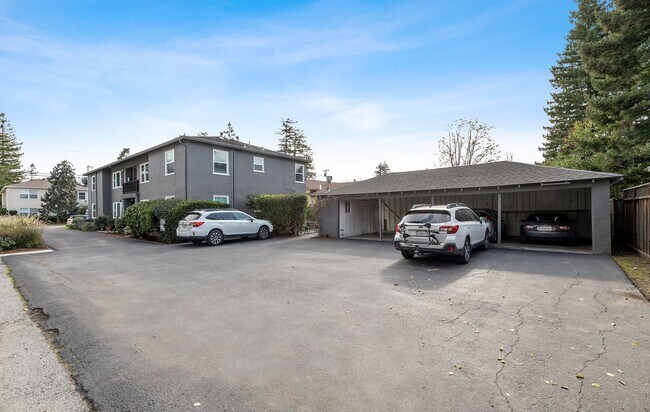 Building Photo - 934 Oak Ln