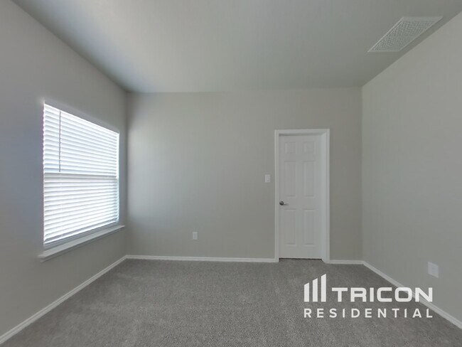 Building Photo - 1427 Oriole Ct