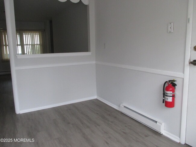 Building Photo - 111B Edinburgh Ln