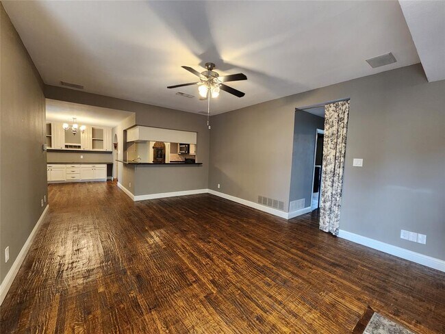 Building Photo - 1029 Wakefield Dr