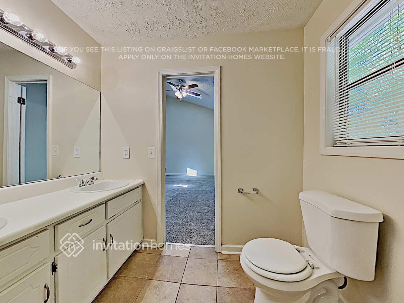 Building Photo - 4042 Maxanne Dr NW