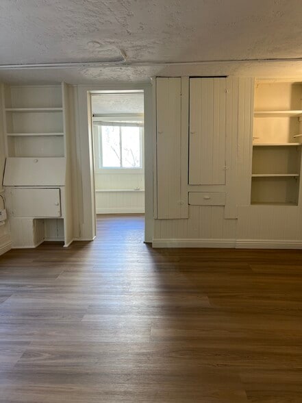 Building Photo - 224 28th St