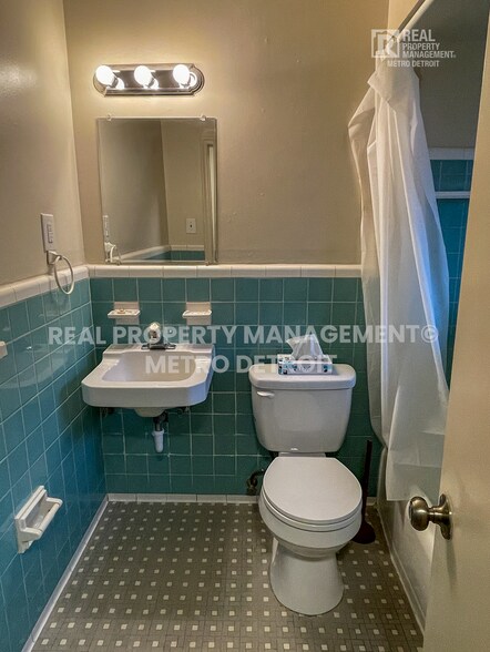 Building Photo - 4192 Drouillard St