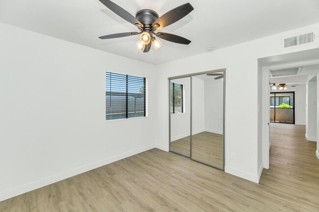 Building Photo - 2 Bed 2 Bath, Updated Apartment