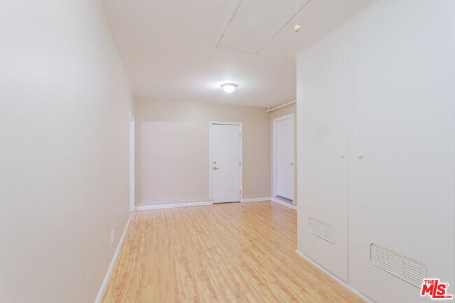 Building Photo - 9047 Riderwood Dr