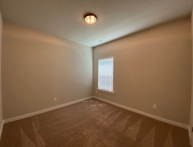 Building Photo - 1245 Brookhaven Dr