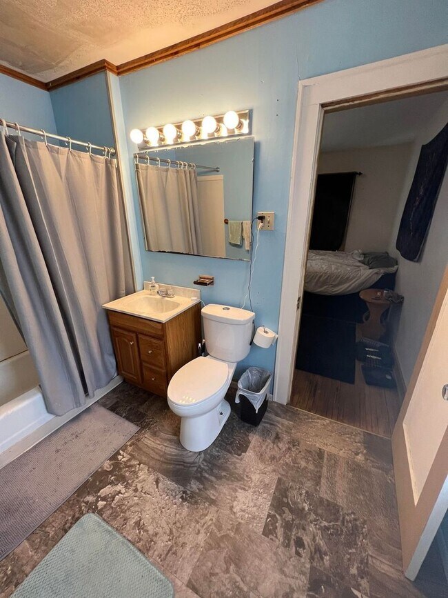 Building Photo - 305 Maryland St