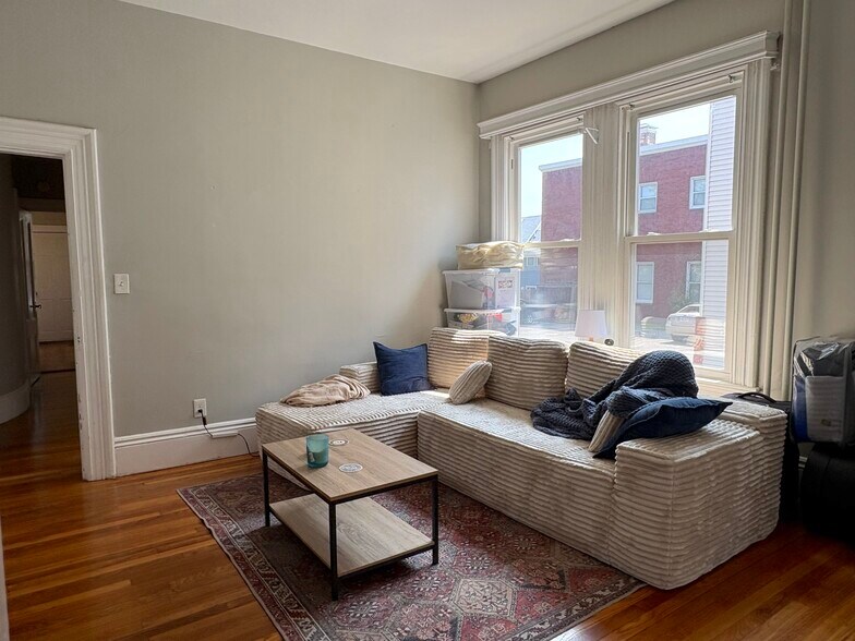 Building Photo - 271 Highland Ave