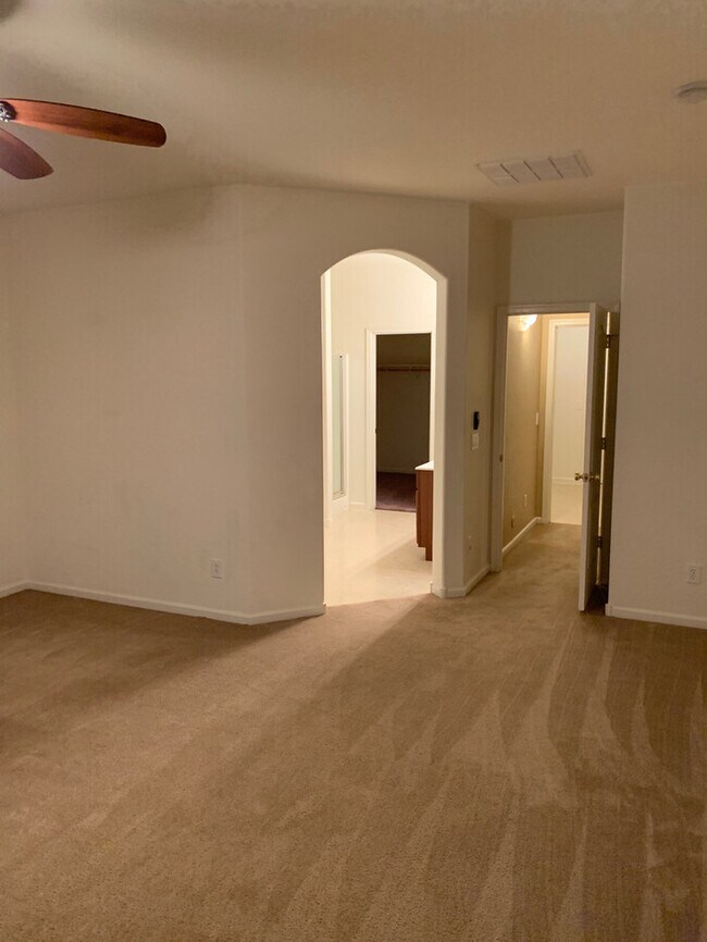 Building Photo - Very Nice 3 bedroom 2 bath home with a guest house