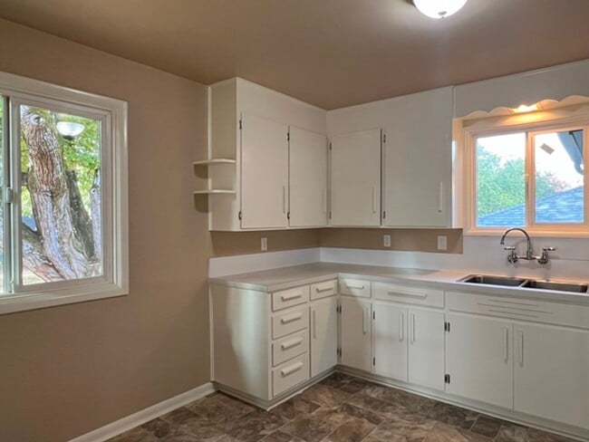 Building Photo - 2Bd/1Ba Single Story House w/ Basement - A...