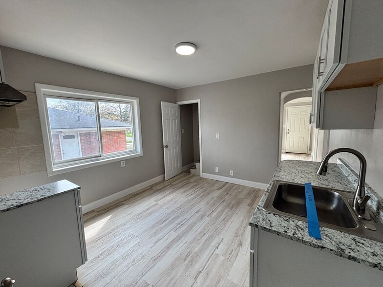 Building Photo - 21434 Panama St