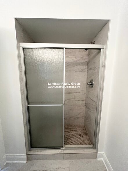 Building Photo - 104 N Kenilworth Ave