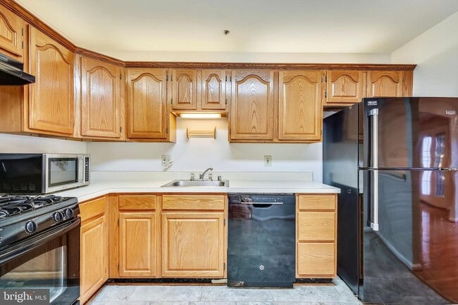 Building Photo - 11801 Rockaway Ln