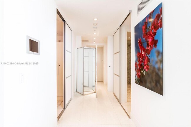 Building Photo - 16901 Collins Ave