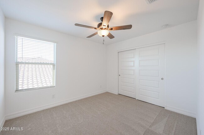 Building Photo - 14768 W Cottontail Ln