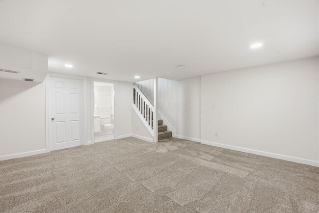 Building Photo - 5516 Baneberry Ave