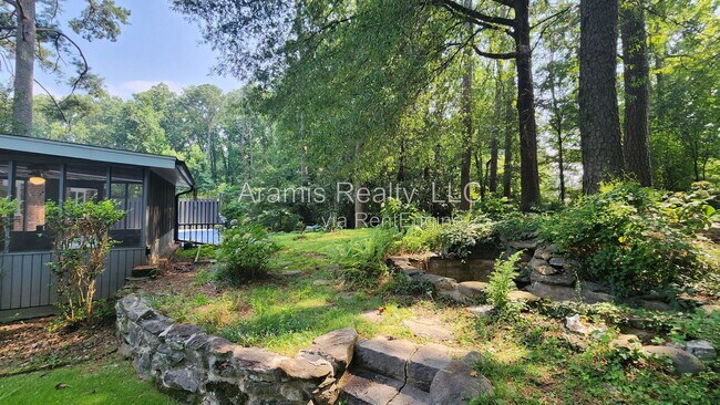 Building Photo - 1032 Homewood Ct