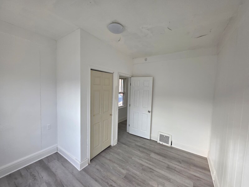 Building Photo - 22727 Rein Ave