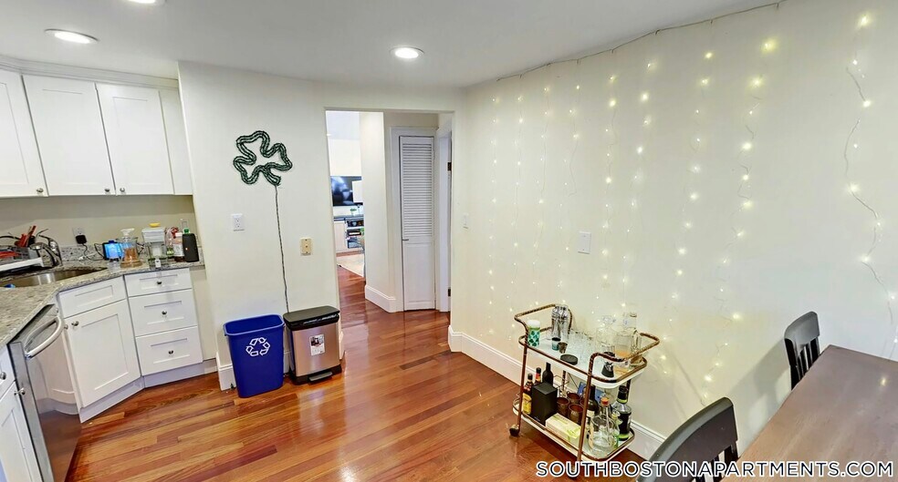 Building Photo - 143 L St