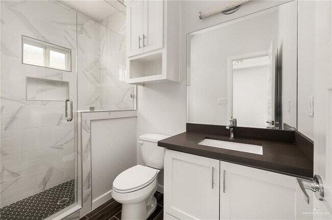 Building Photo - 17 Beverly Ave