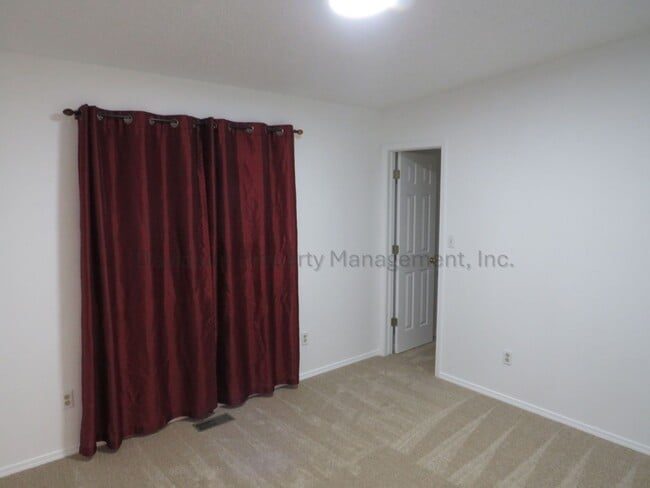 Building Photo - Charming 3 Bedroom Unit in Old Colorado City