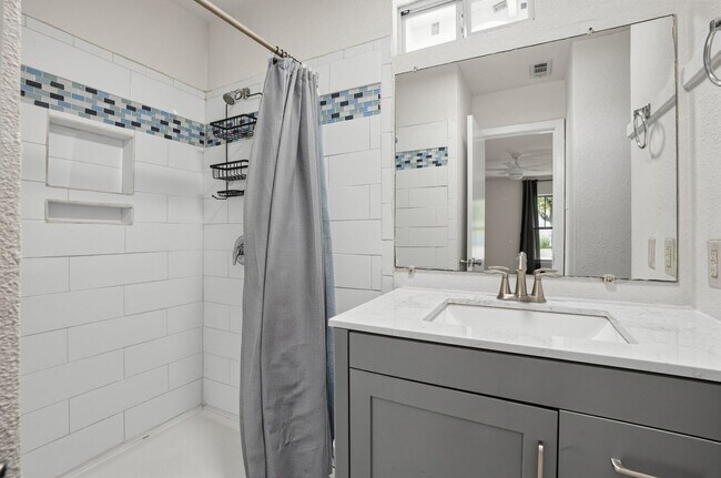 Building Photo - 5415 Havencrest Dr