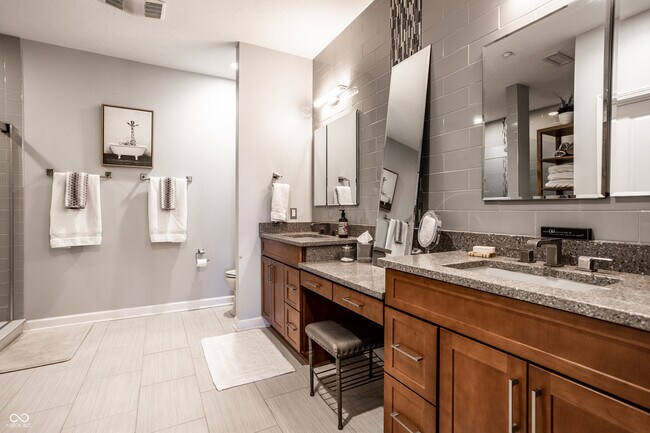 Building Photo - 435 Virginia Ave