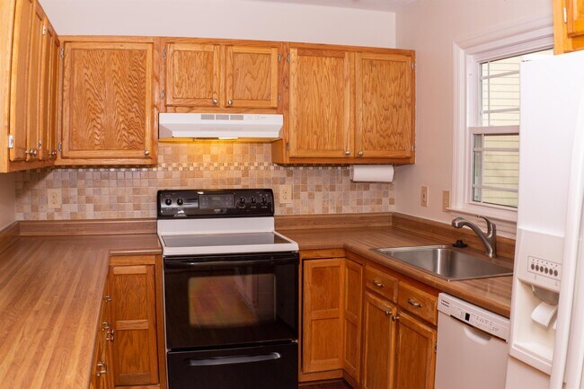Building Photo - 115 London Plain Ct