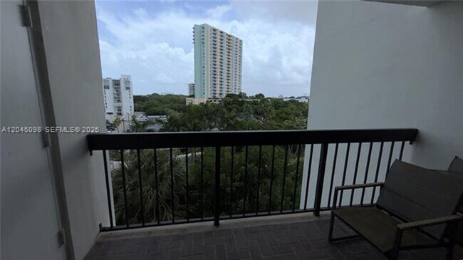 Building Photo - 2333 Brickell Ave
