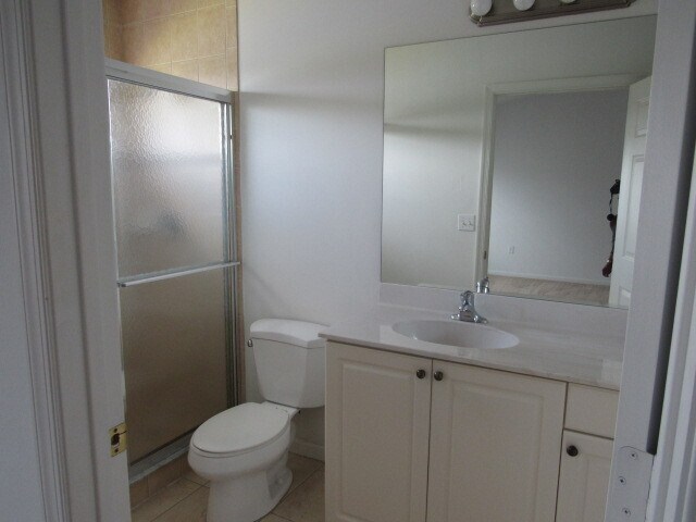 Building Photo - Large 3 bedroom 2.5 bathroom Townhouse