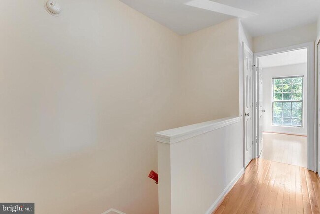 Building Photo - 7170 Westfield Ct