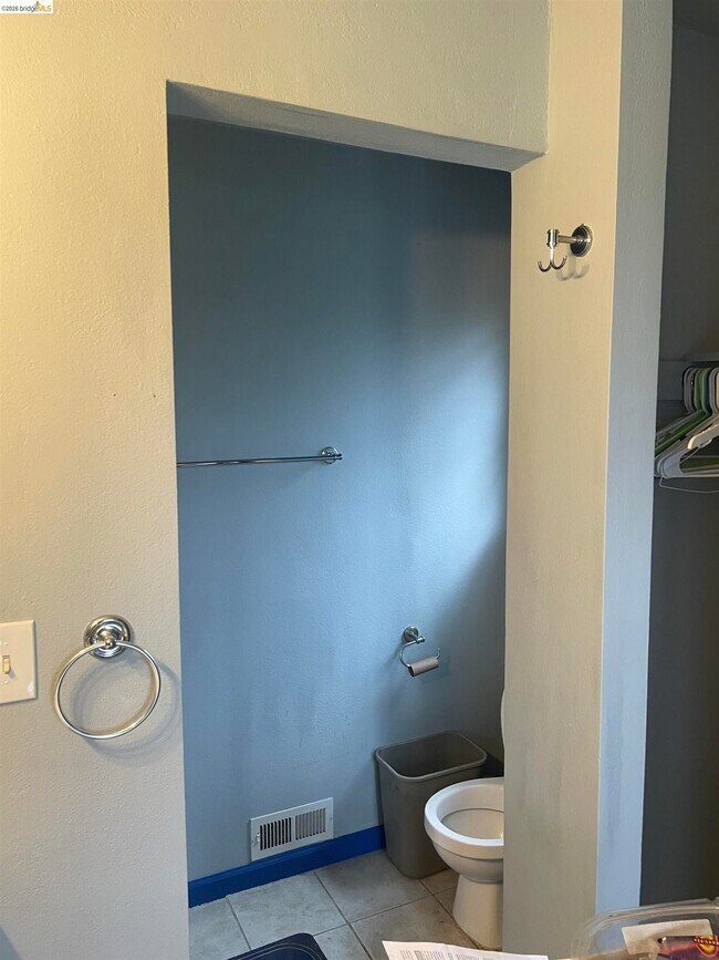 Building Photo - 1349 Alpine Dr