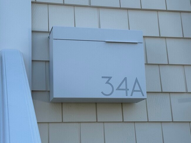 Building Photo - 34a Manomet Ave