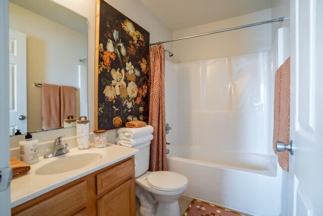 Building Photo - 1051 Southern Dr