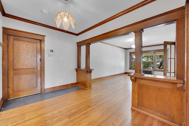 Building Photo - 2708 E 14th Ave