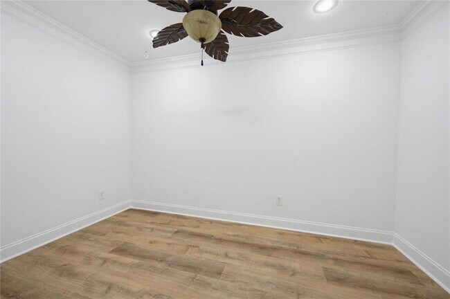 Building Photo - 735 Westwind Ln