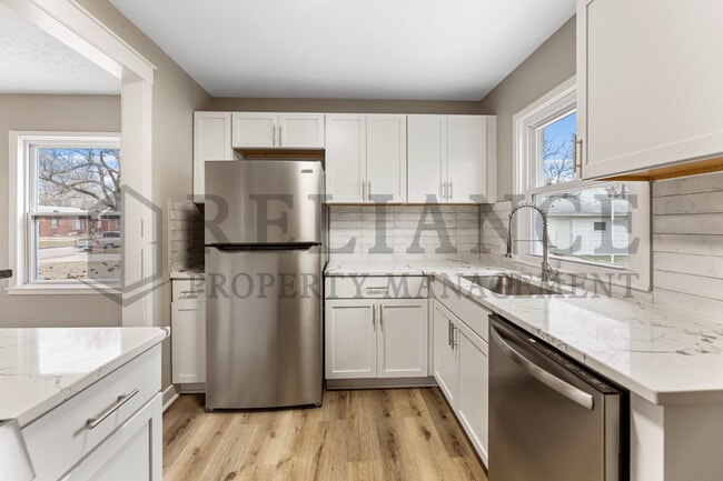 Building Photo - 2506 N Somerset Ave