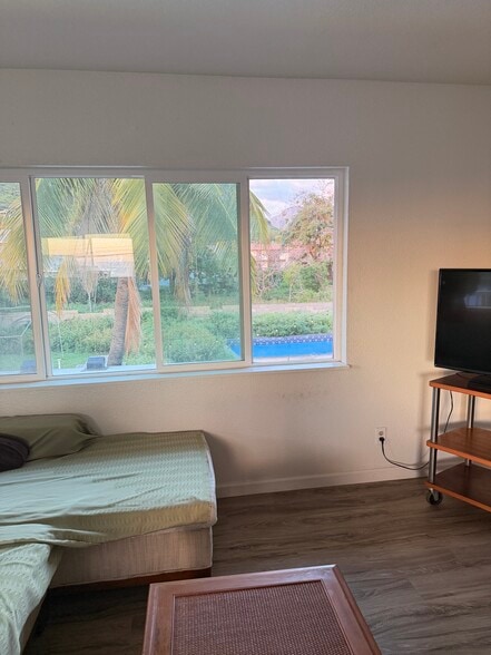 Building Photo - 87-119 Hakimo Rd