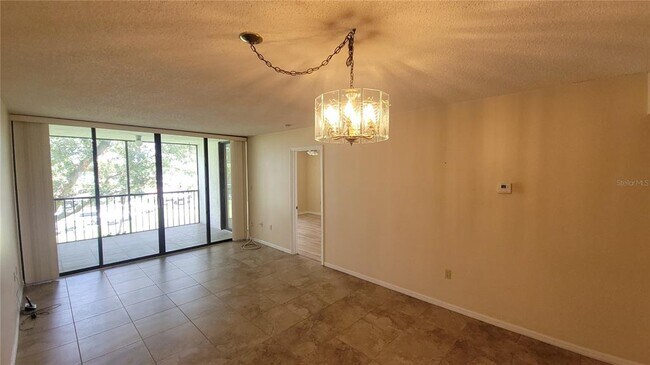 Building Photo - 2424 W Tampa Cir