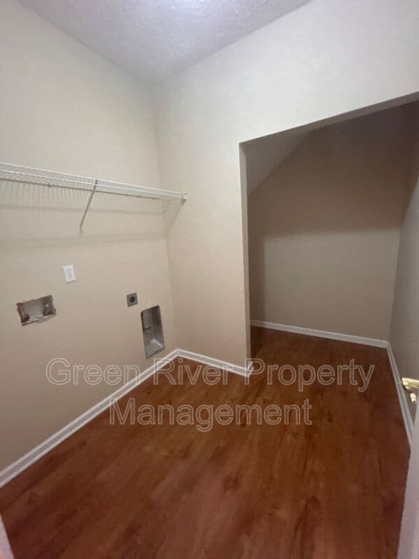 Building Photo - 2120 Stone Creek Dr